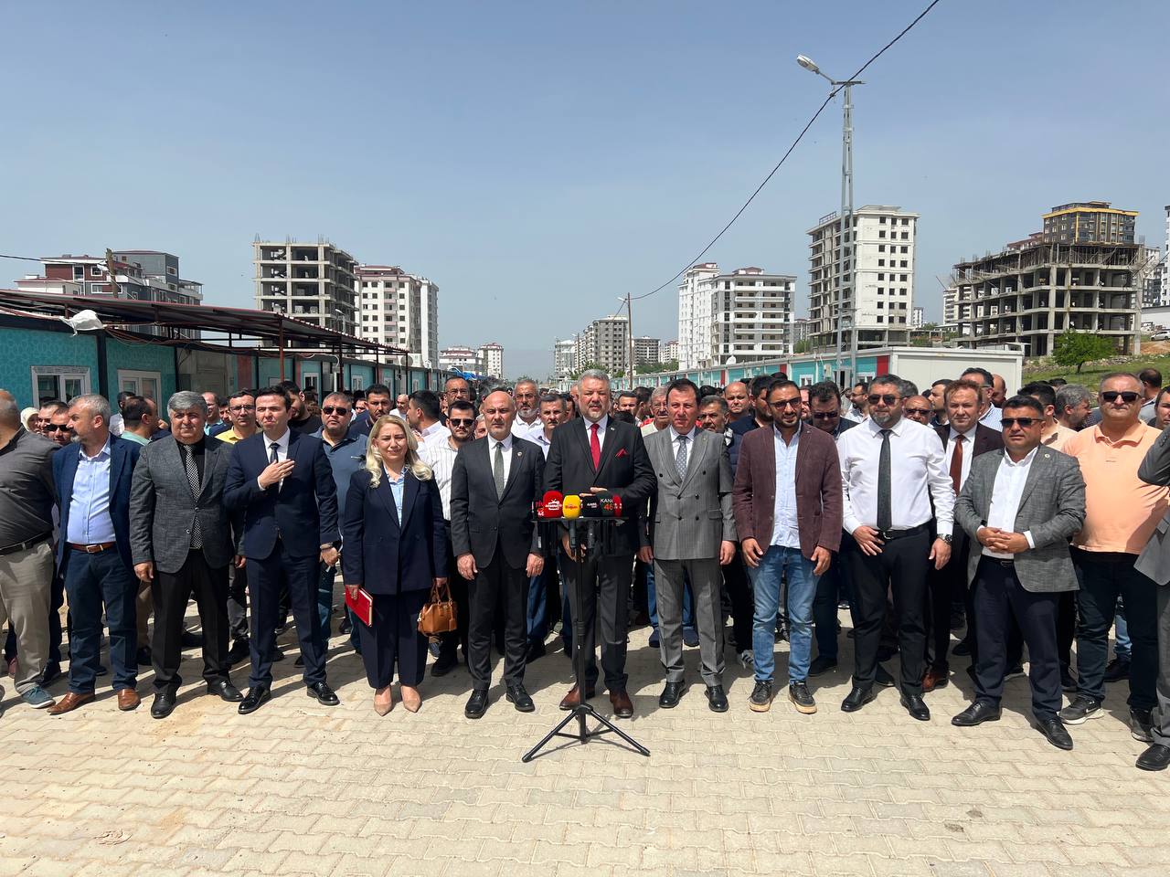 Abdullah Kalın, STK'larla birlikte kalabalık bir basın açıklaması yaptı