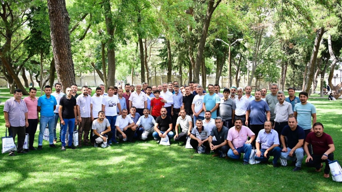 Hayrettin Güngör Apartman Görevlilerini Ağırladı