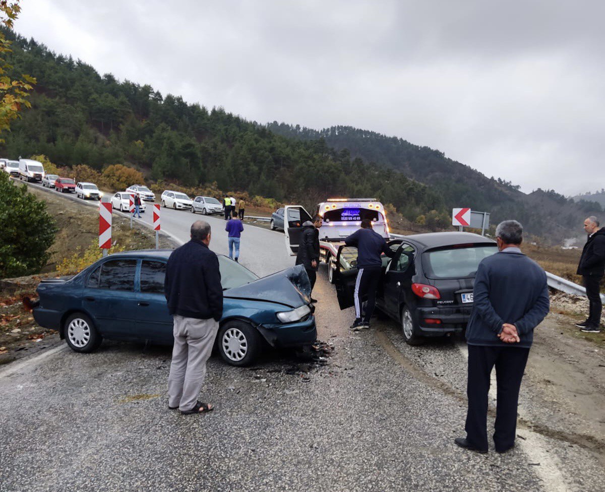 Kahramanmaraş'ta Feci Kaza: 1'i Çocuk 4 Yaralı!