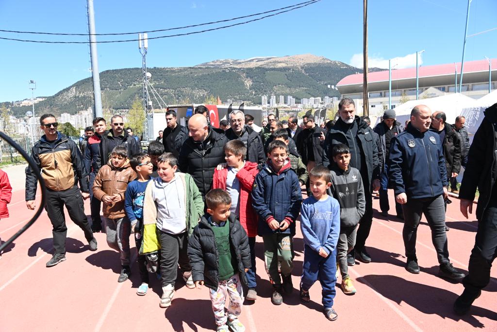 Başkan Güngör, Bakan Karaismailoğlu ile Barınma Merkezlerini Ziyaret Etti