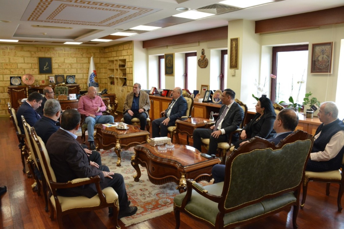 Azerbaycan Milletvekillerinden KSÜ’ye Ziyaret
