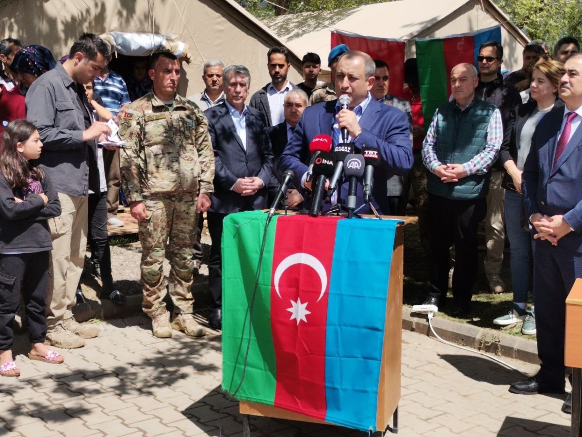 Azerbaycan heyeti depremin merkez üssü Kahramanmaraş’ta