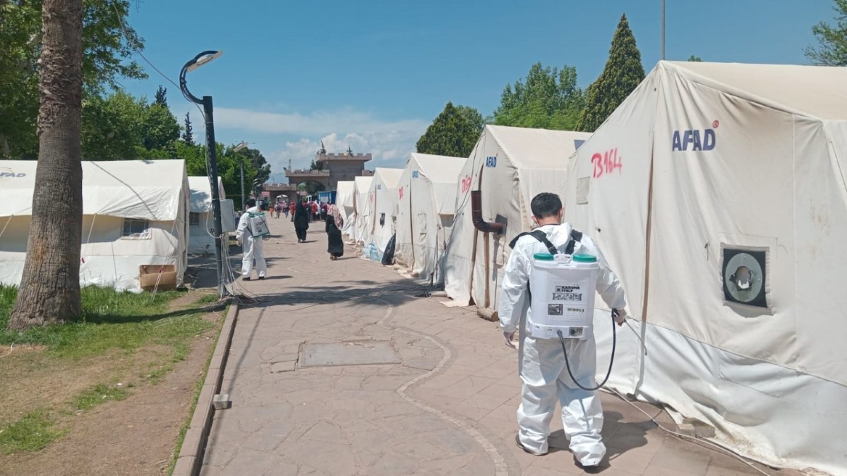 Kahramanmaraş'ta Geçici Barınma Merkezleri Dezenfekte Ediliyor