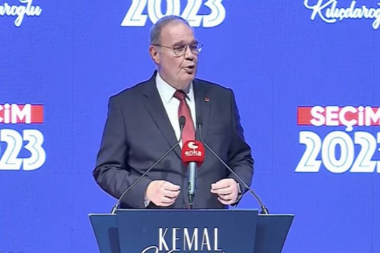 Faik Öztrak: Nefes nefese bir yarış var
