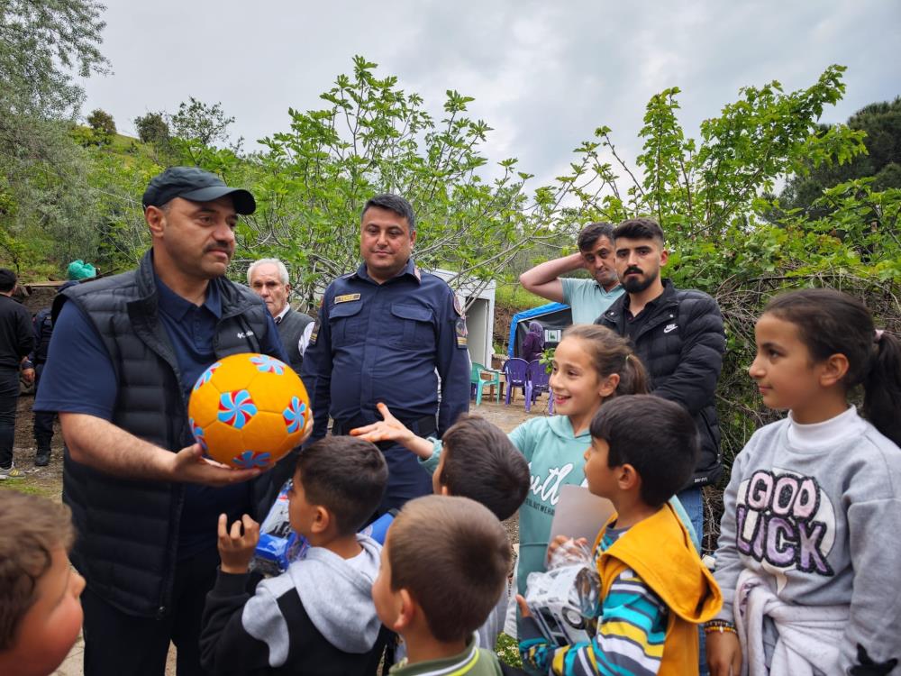 Sakarya Valisi, Kahramanmaraş'ta 4 Aydır Gönüllere Dokunuyor