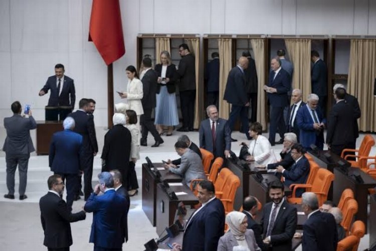 TBMM Başkanlığında İlk iki turda 400'e ulaşılamadı... Üçüncü tura geçildi