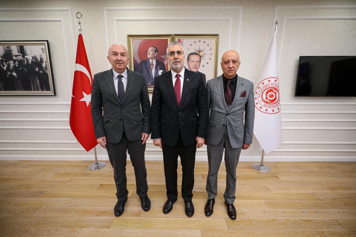 Rektör Yasım’dan Çalışma ve Sosyal Güvenlik Bakanı Vedat Işıkhan'a Ziyaret