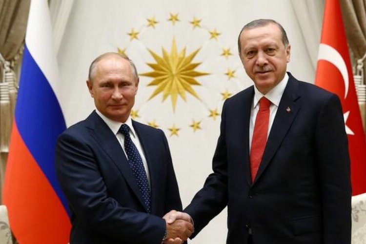 Erdoğan Putin'le telefonda görüştü... Türkiye ziyareti için mutabık kalındı