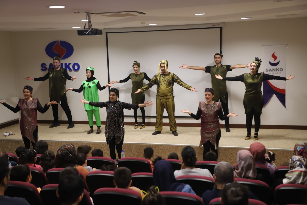 SANKO'da Depremzede Çocuklar İçin Tiyatro Etkinliği Düzenlendi