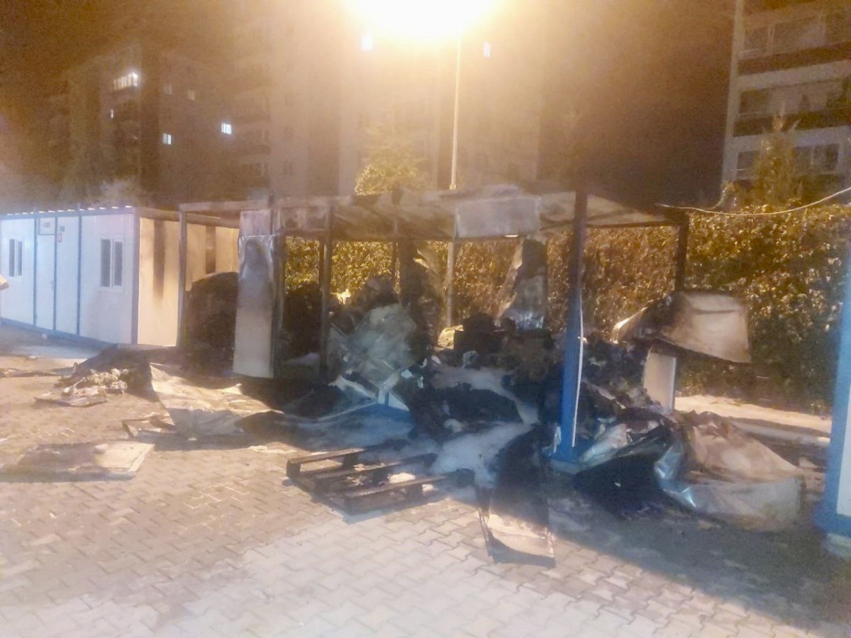 Kahramanmaraş'ta Depremzedelerin Kaldığı Konteyner Yandı