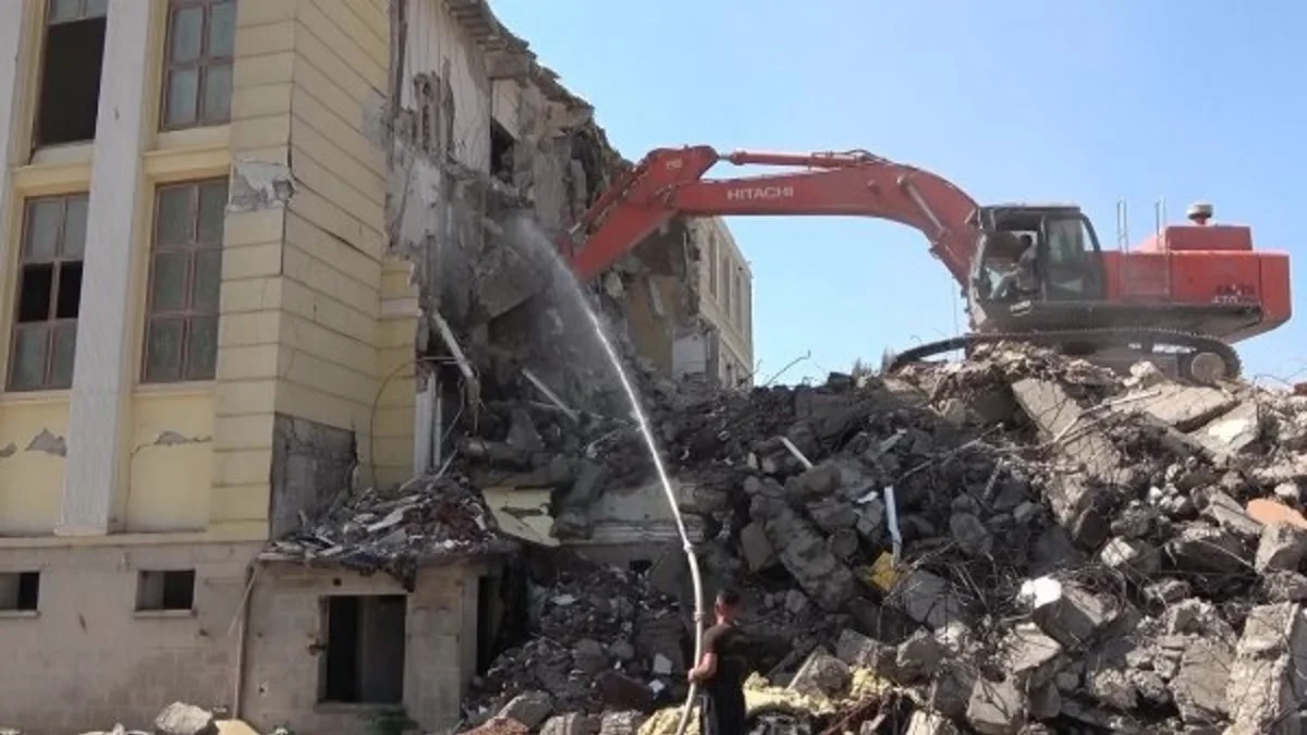 Kahramanmaraş'ın Tarihi Valilik Binası 66 Yıl Sonra Yıkılıyor!