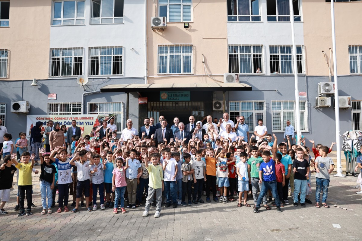 Onikişubat Belediyesi, Yeni Eğitim Yılında 10 Bin Öğrenciye Çanta ve Kırtasiye Malzemesi Dağıttı