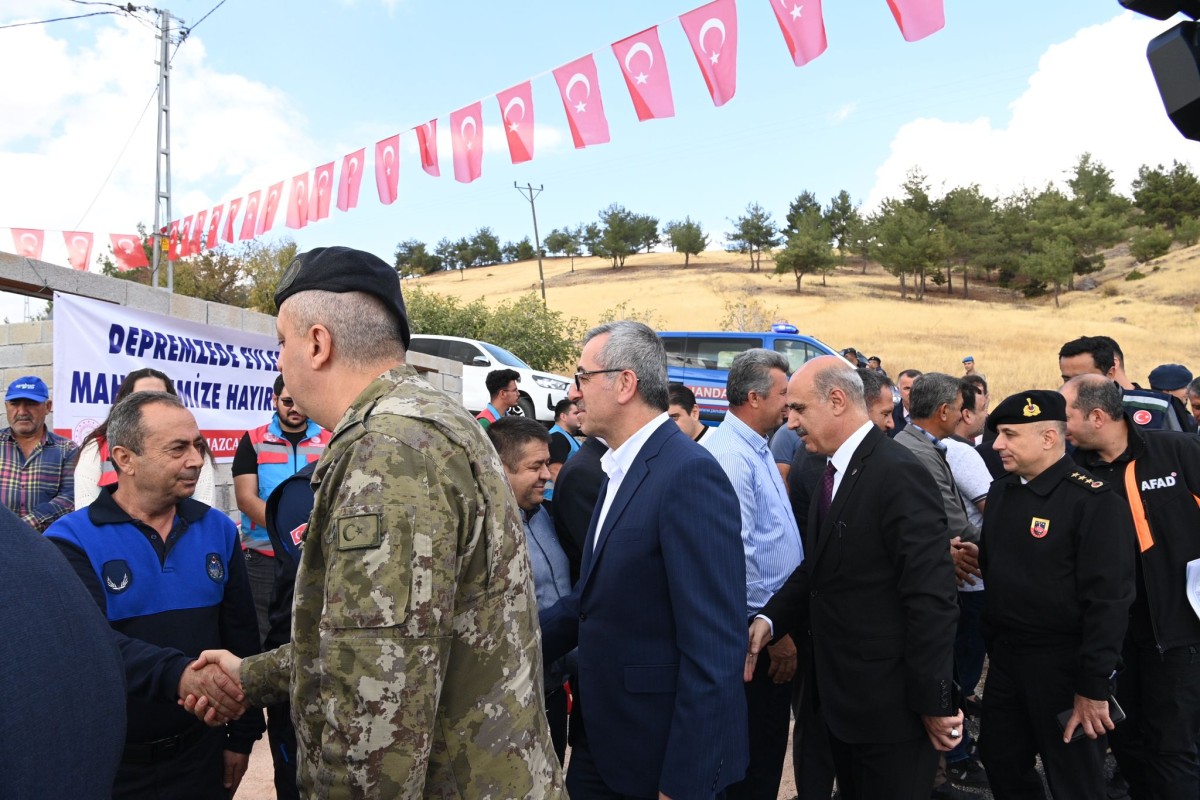 Başkan Güngör, Pazarcık'ta Depremzede Evlerinin Teslim Törenine Katıldı