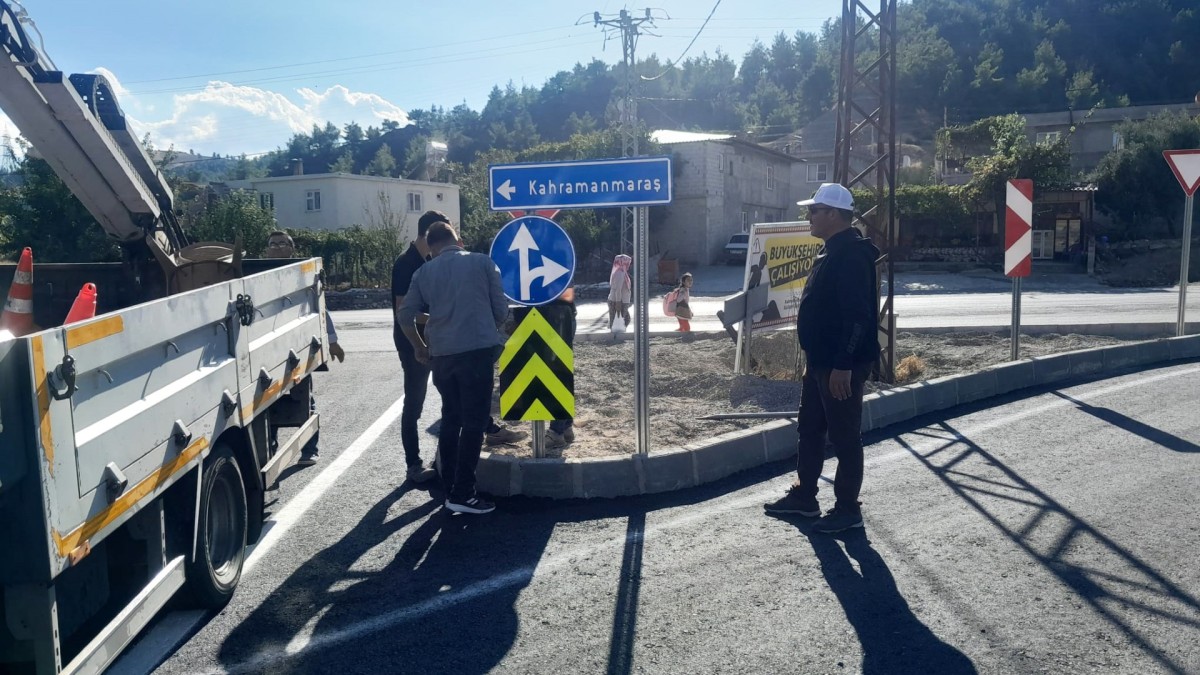 Kahramanmaraş'ta Trafik İşaretlerinin Bakımı Devam Ediyor