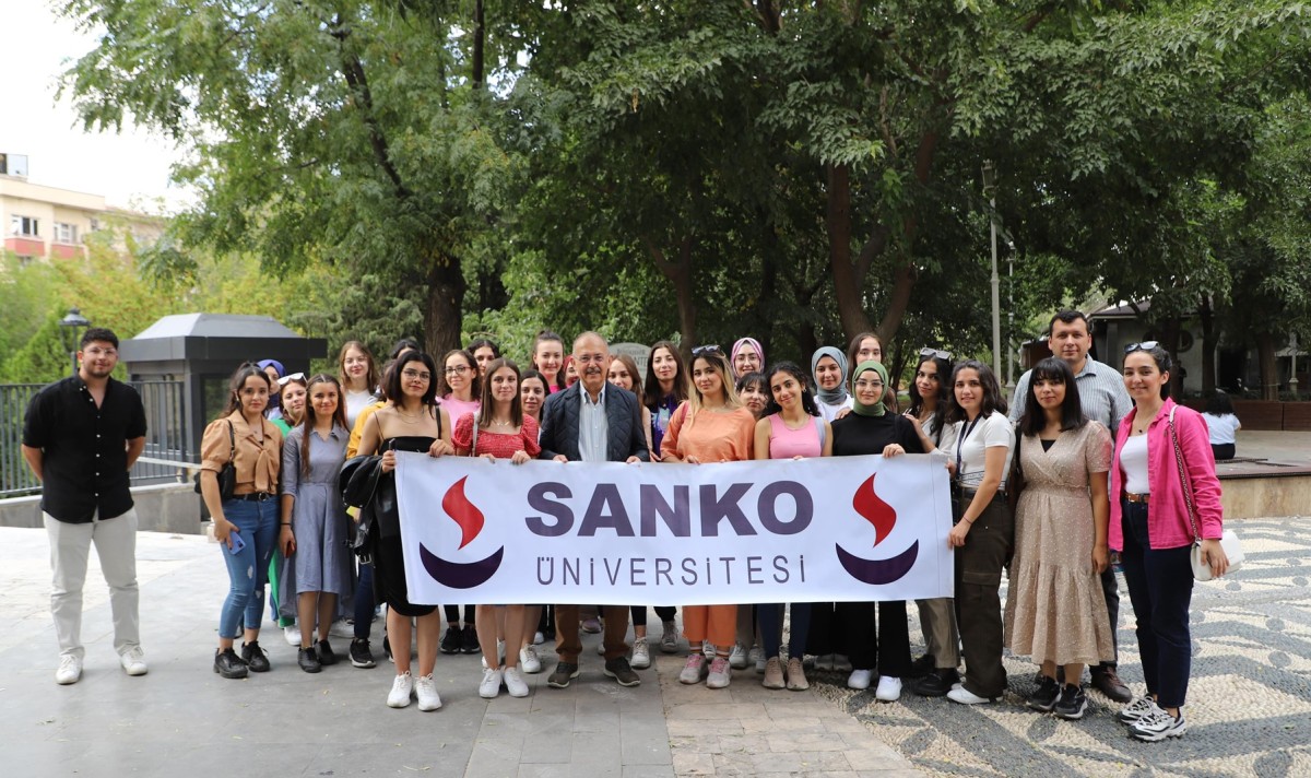 SANKO Üniversitesi Yeni Öğrencilerine 100. Yıl Kültür Gezisi Düzenledi