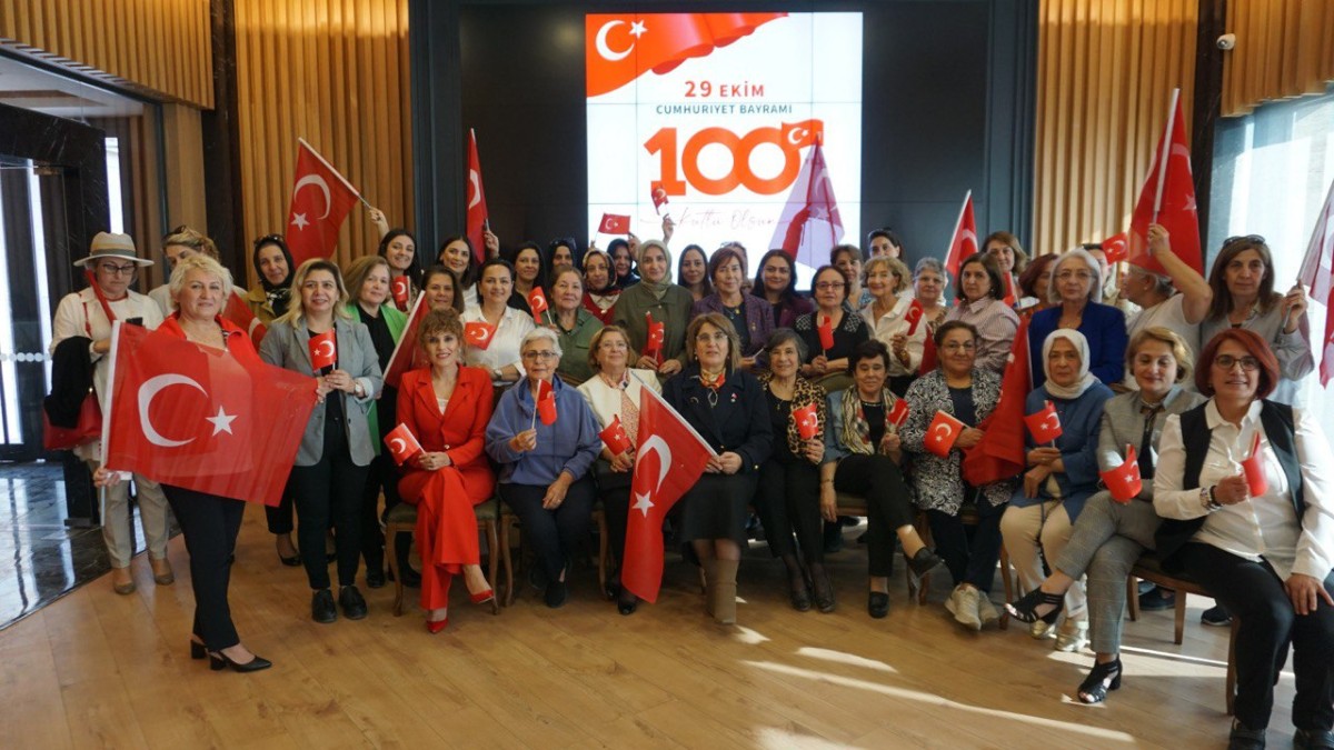 Kahramanmaraş Kadın Platformu, Cumhuriyet'in 100. Yılını Coşkuyla Kutladı