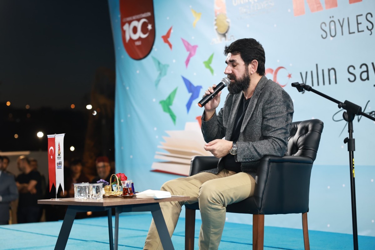 Serdar Tuncer EXPO 2023 Kitap Fuarı'nda Duygu Dolu Konuşma Yaptı