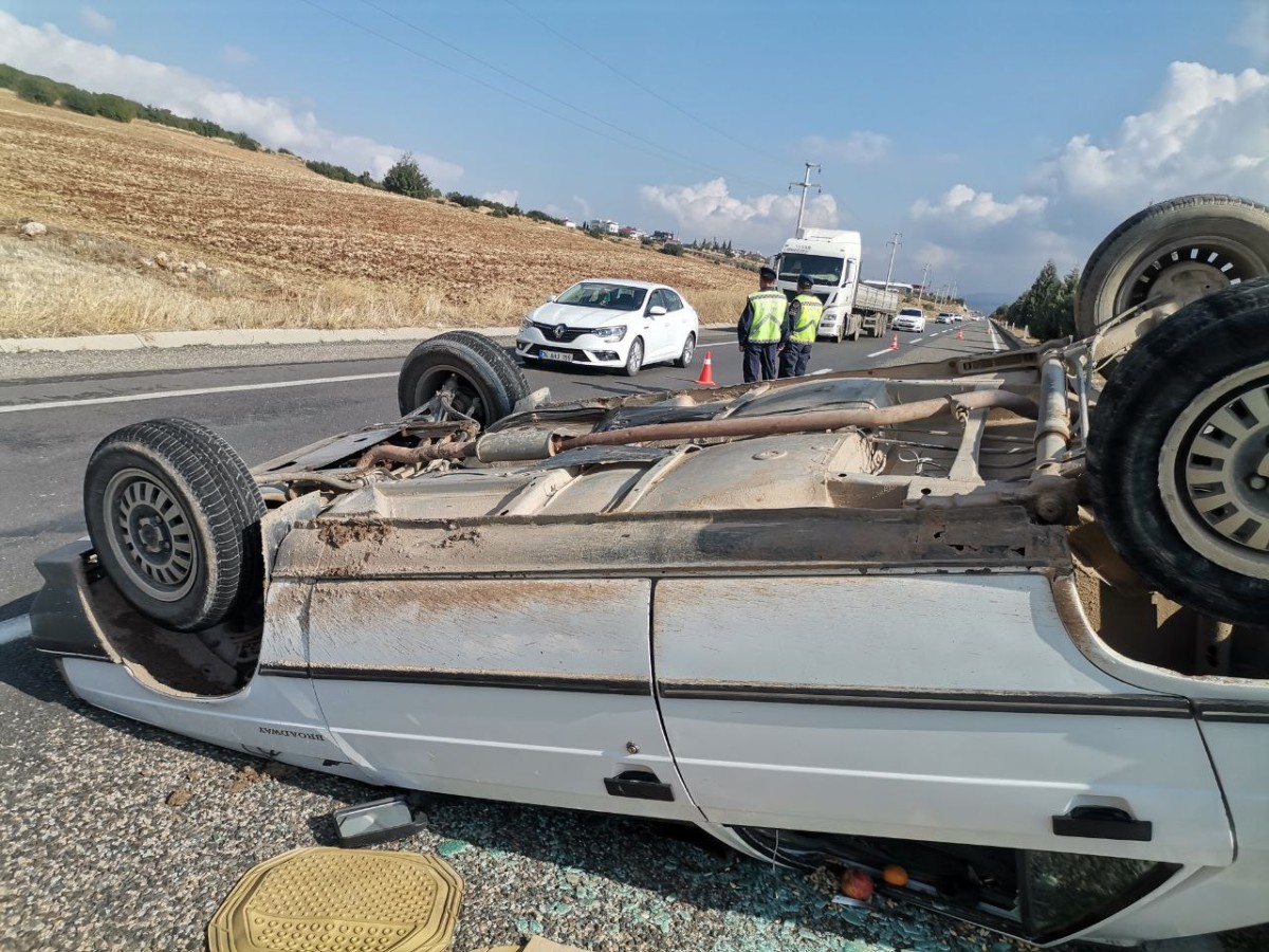 Kahramanmaraş'ta Feci Kaza: Lastiği Patlayan Otomobil Takla Attı
