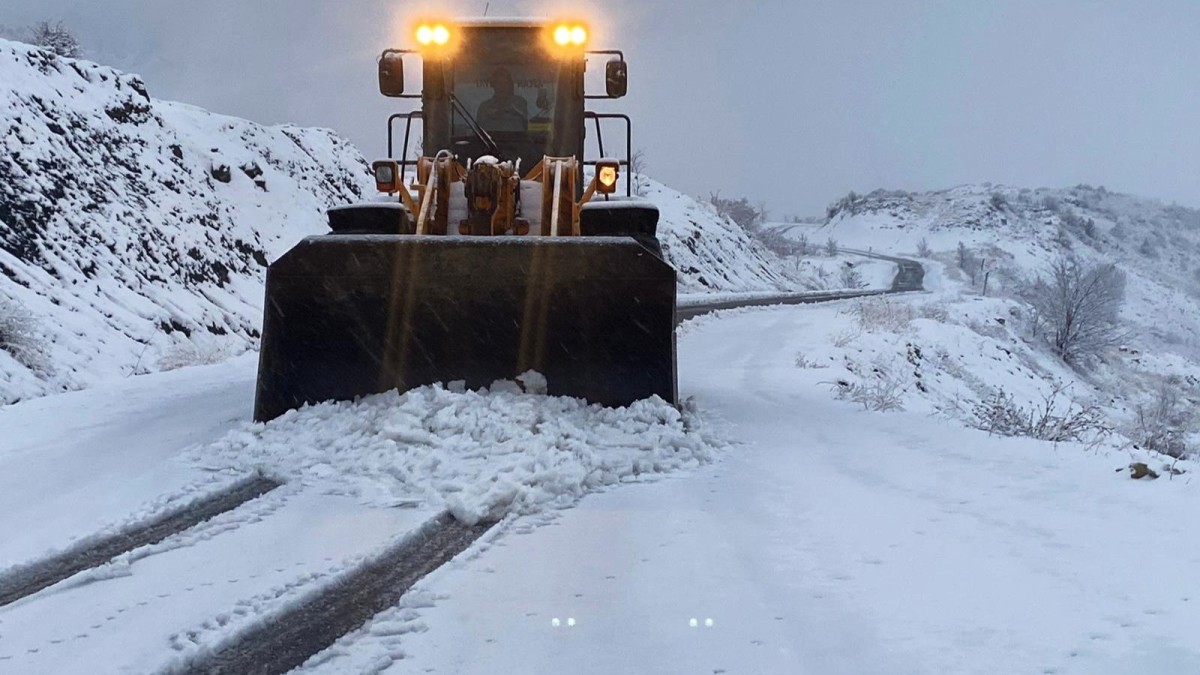 Büyükşehir Belediyesi, Kar Yağışına Anında Müdahale Ediyor