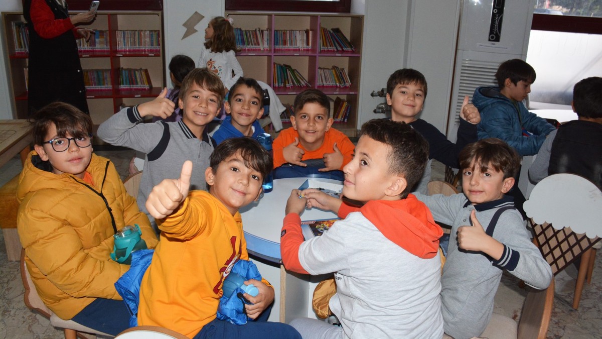 NFK Çocuk Kütüphanesi Minik Ziyaretçilerini Eğlenceli Aktivitelerle Ağırladı