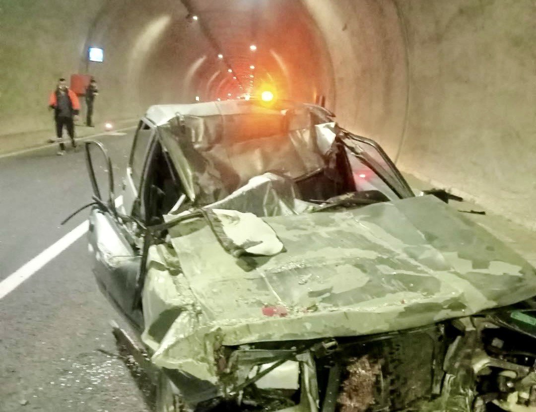 Kahramanmaraş'ta Tıra Arkadan Çarpan Otomobil Faciası: 1 Ölü, 1 Ağır Yaralı