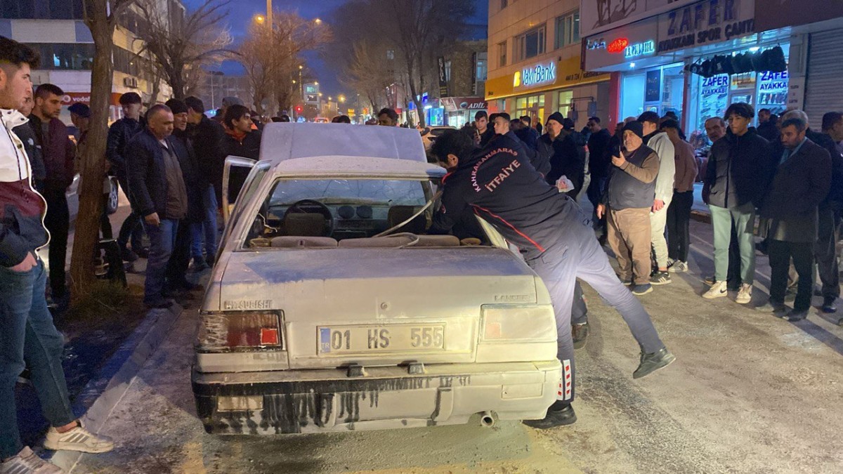 Elbistan’da Seyir Halindeki Otomobil Bomba Gibi Patladı: Sürücü Yaralandı!
