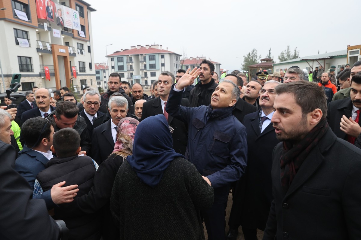 İçişleri Bakanı Yerlikaya, Kahramanmaraş'ta TOKİ Konutları İncelemesinde Bulundu