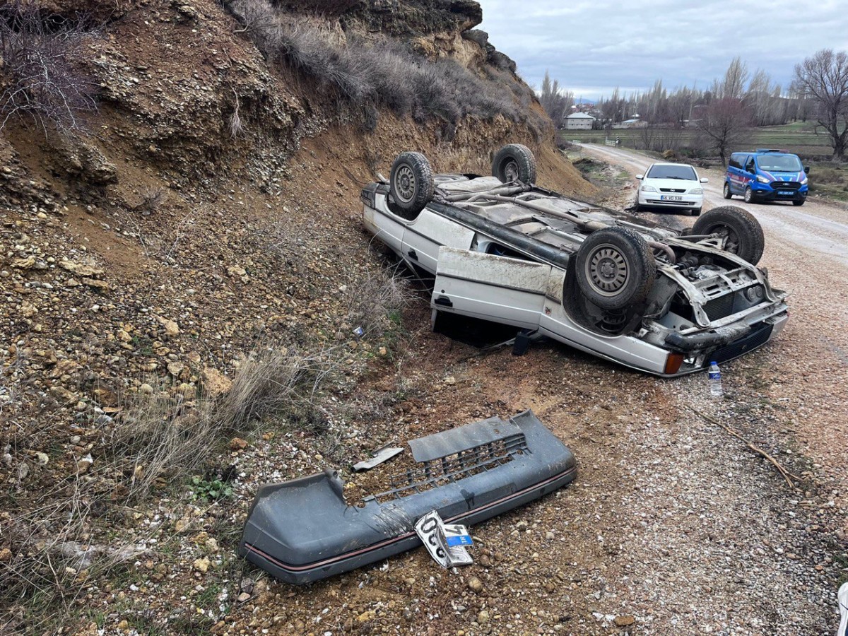 Afşin'de Otomobil Takla Attı: 2 Yaralı
