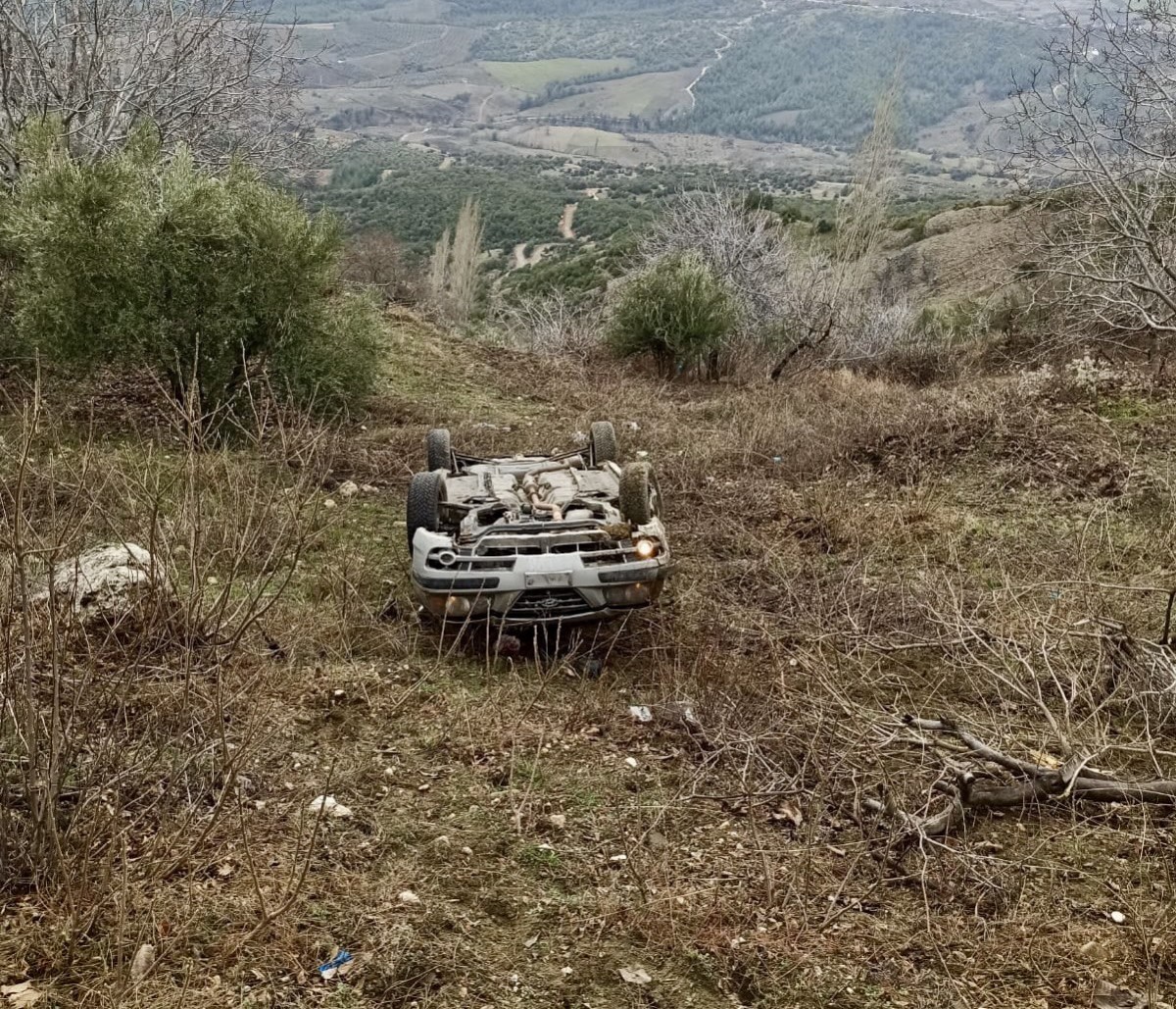 Andırın'da Otomobil Şarampole Yuvarlandı: 3 Yaralı