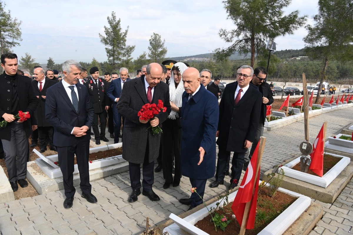Başkan Güngör ve KKTC Cumhurbaşkanı Tatar, Deprem Şehitleri'ni Dualarla Andı