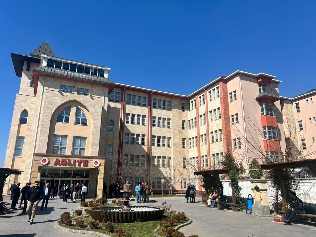 Kahramanmaraş'ta Ezgi Apartmanı Davası Başladı: İlk Duruşma 12 Saat Sürdü