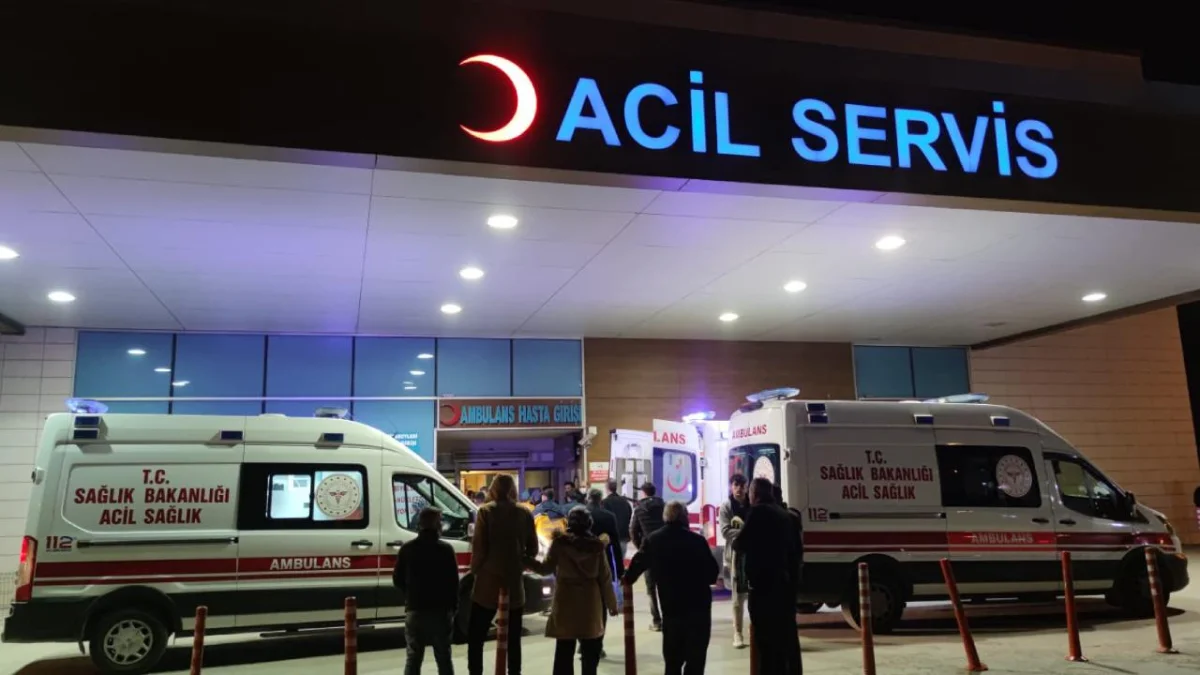 Çocuklarını Kurtardı, Minibüsün Altında Kalarak Hayatını Kaybetti